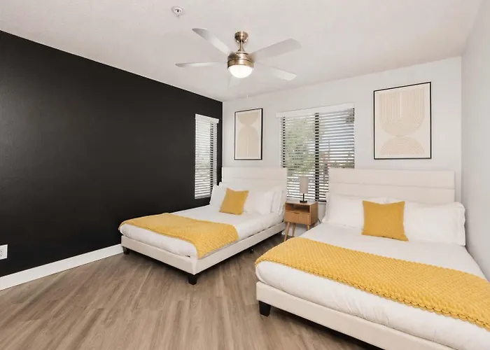 Modern Retreat Near Asu Pool Gym Pet-friendly Parking