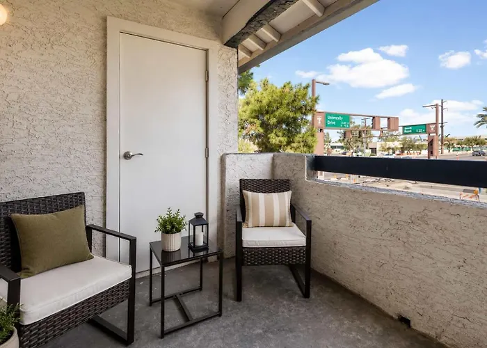 Modern Retreat Near Asu Pool Gym Pet-friendly Parking Tempe