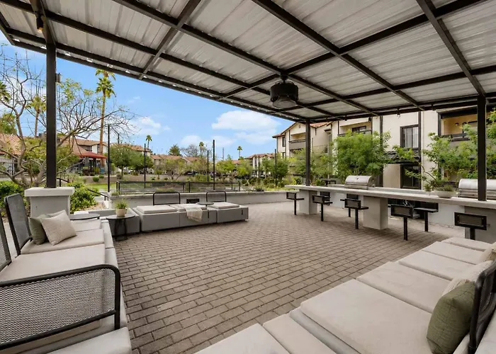 Modern Retreat Near Asu Pool Gym Pet-friendly Parking Tempe