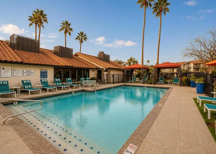 Modern Retreat Near Asu Pool Gym Pet-friendly Parking Tempe