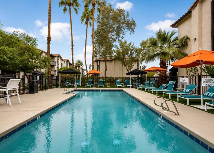 Apartment Modern Retreat Near Asu Pool Gym Pet-friendly Parking Tempe